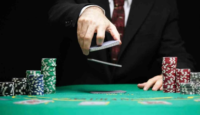 how to bet on poker tournaments